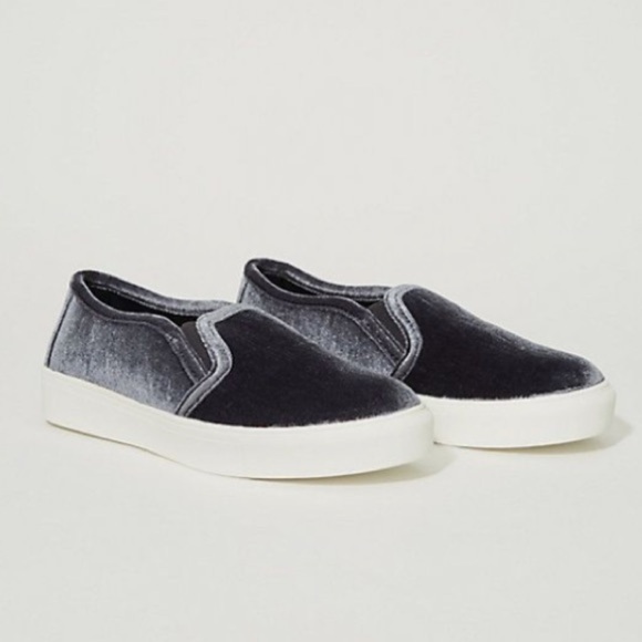 LOFT Slate Blue Velvet Flat Casual Sneakers Slip on 8M - Picture 1 of 10
